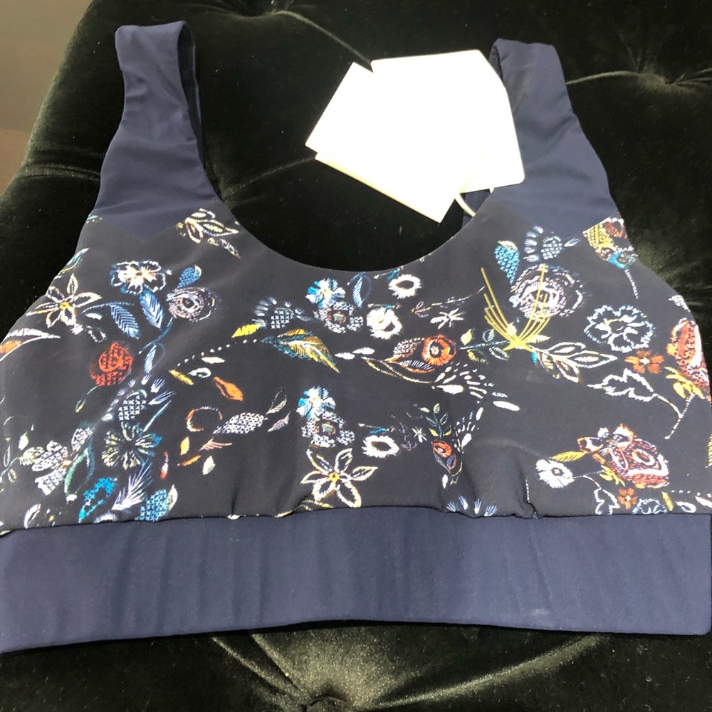 Lucas Hugh Sports-bra